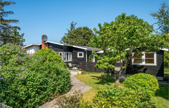 Lovely Home In Gilleleje With Wifi