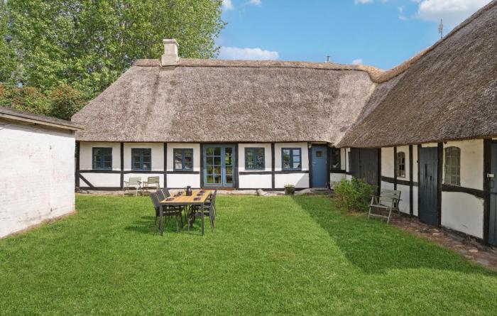 Awesome Home In Humble With Wifi