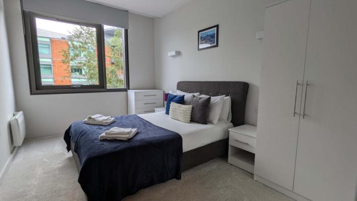 Modern 1 Bed Apt Bracknell- with parking