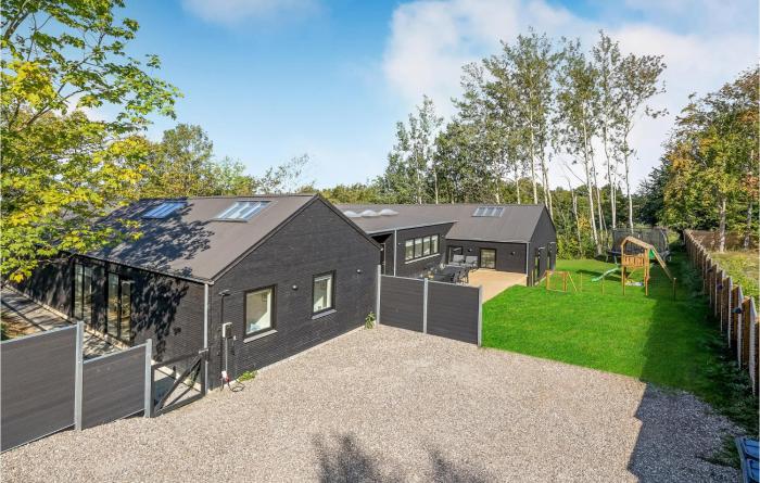 Amazing Home In Fårevejle With Sauna