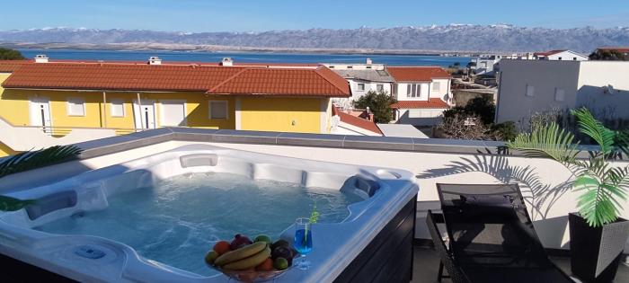 Luxuriöses Penthouse Welle mit Whirlpool, Grill und Meerblick