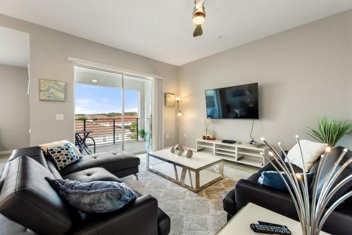 Fireworks Night -Storey Lake By Shine Villas #709