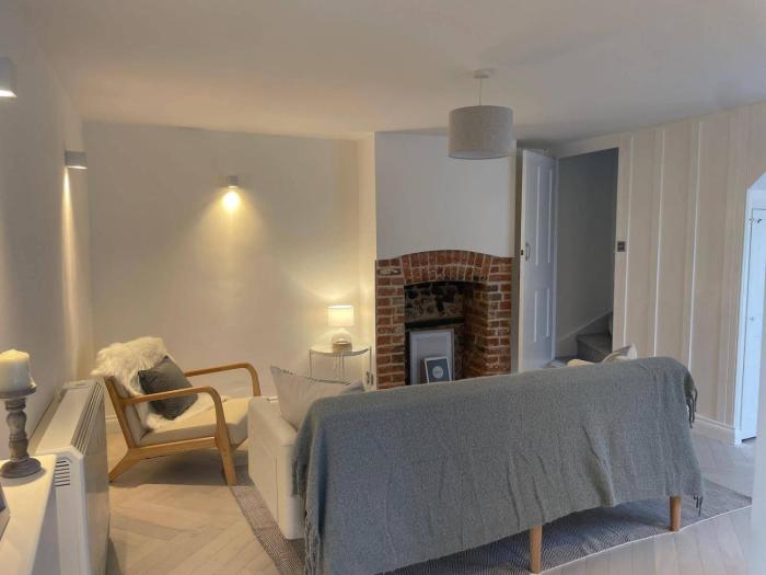 Seaside Retreat - Sleeps 5 garden & parking