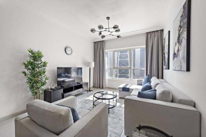 Spacious 1-Bedroom Apartment in JLT