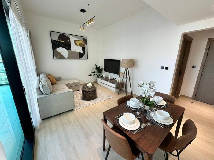 Stylish 1br Jvc Spacious Layout Pool View