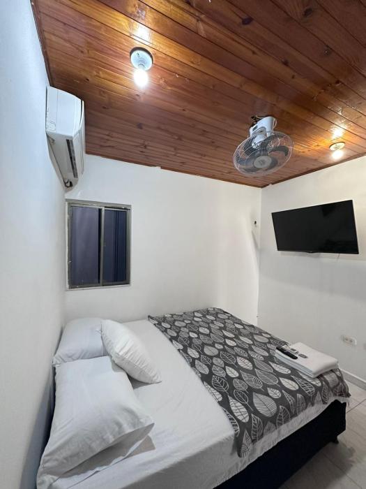 Casa con tres dormitorios y garaje