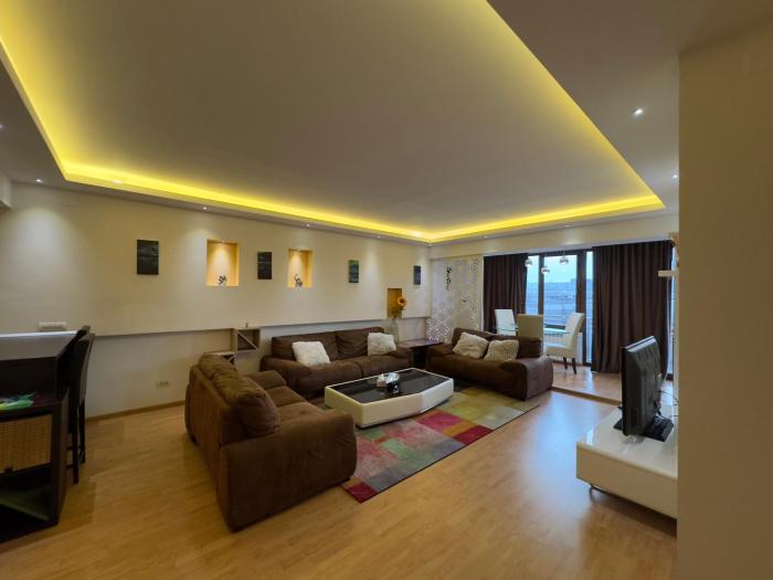 Executive Flat by CHR Luxury Property