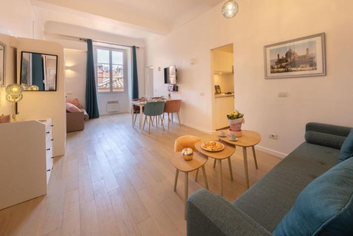 06A3 - Lovely apartment in the heart of old Nice