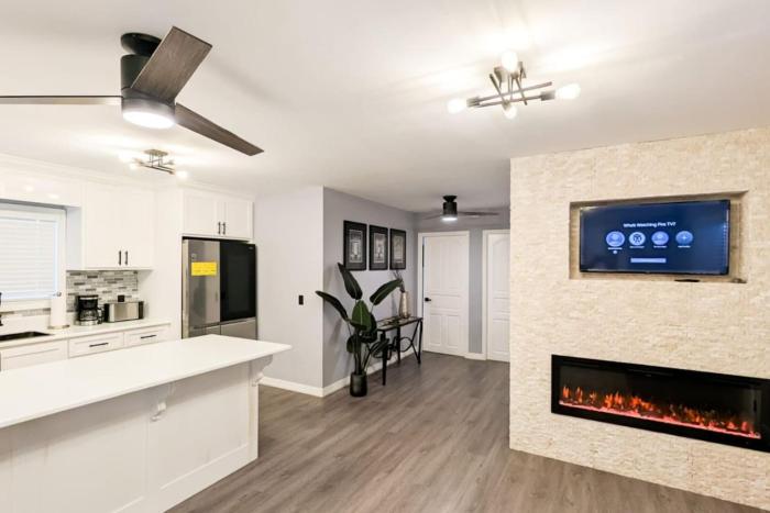 Elenas Modern 2BR Comfy Home