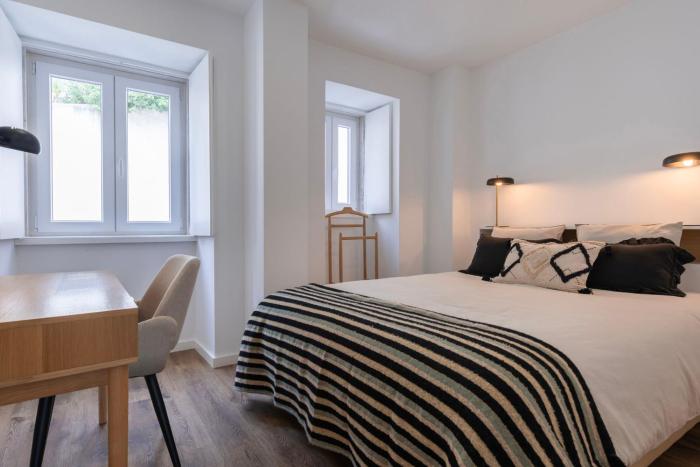 2BDR Charming Apartment in Graça by LovelyStay