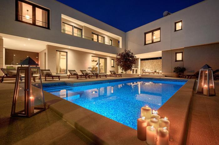 Luxury villa Adris with heated pool, Gym, sauna - Split