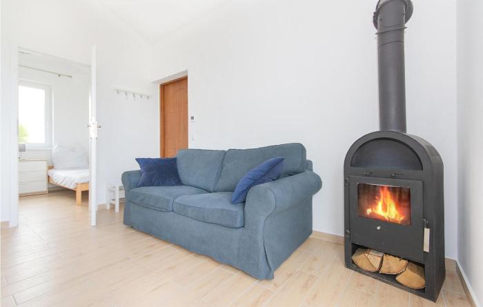 Beautiful Home In Jaroslawiec With Wifi