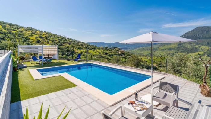 Villa Madrid Alcazar El Gastor by Ruralidays