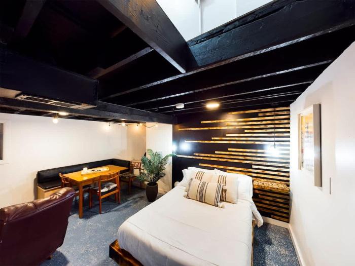 Chi-Town Hideout #B - Near Metra