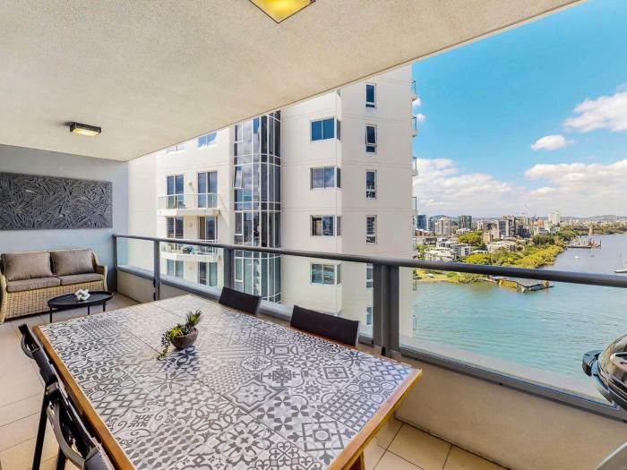 Brisbane City Luxury Riverfront Apartments