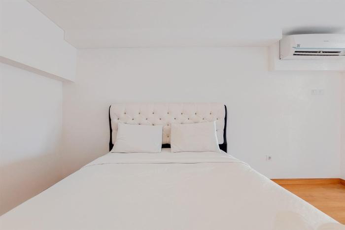 Modern and Comfort Look Studio Kingland Avenue Apartment By Travelio