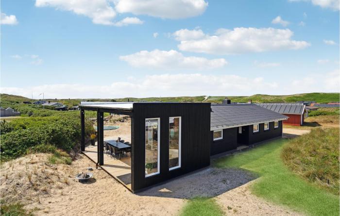 Nice Home In Hvide Sande With Sauna