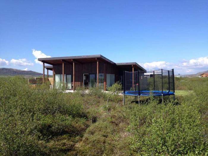 Prime Location-Golden Circle 3 Bedrooms