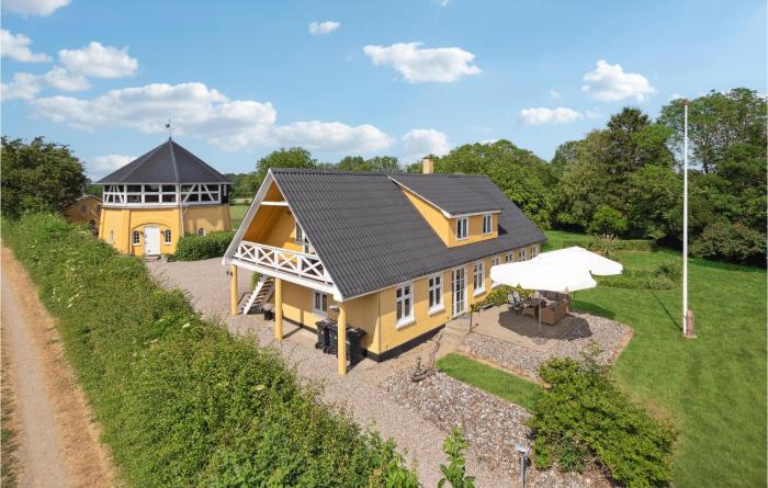 4 Bedroom Nice Home In Nyborg