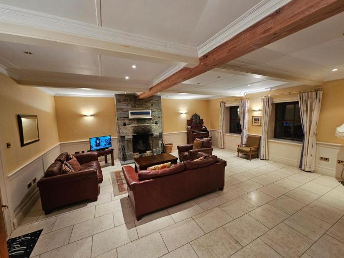 3 Clos Na Feirme Three Bedroom House with Hot Tub