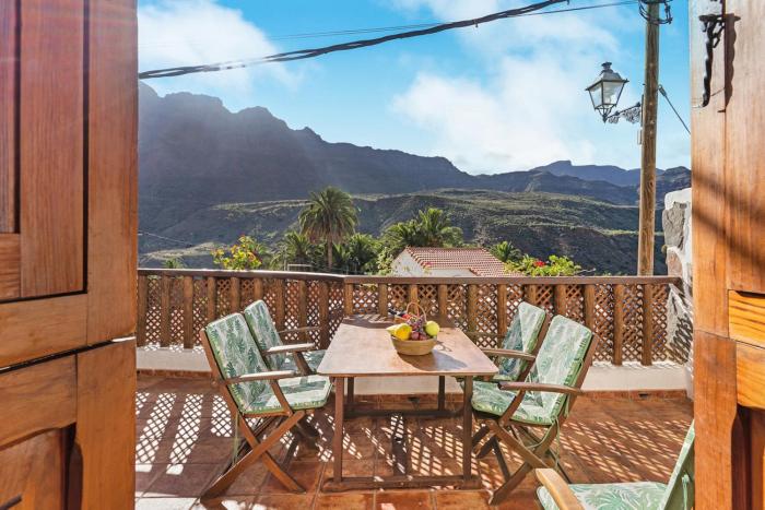 La Escuela de la Sorrueda by Villas Rivero