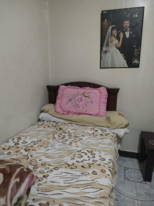 Room next to the airport and bus