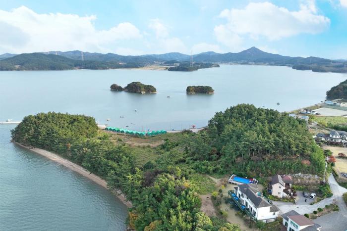 Taean Napoli Pension