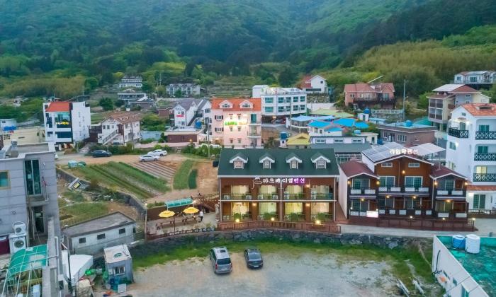 Geoje carpediem pension