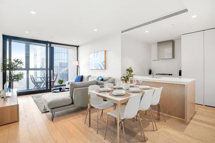 Sky High 3-Bedroom Central Apartment with City Views and Parking