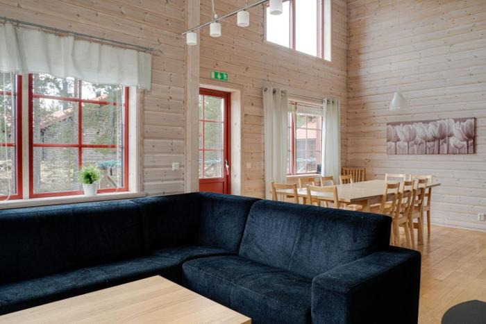 Pets OK | Ski-inout | Ski shed | Wood stove | TV