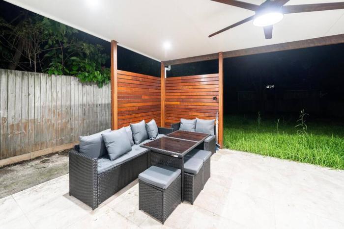 2BR Home with Outdoor Deck with Beach Nearby M10