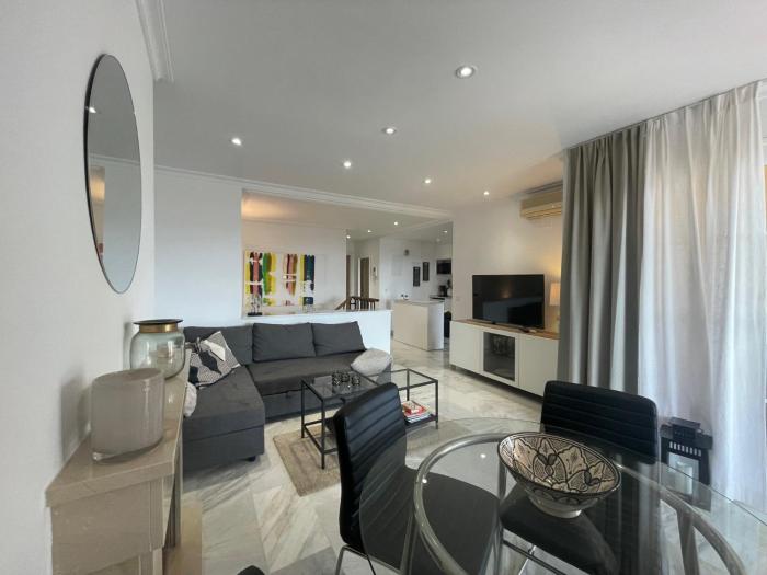 2-Bed Sea View Apt 10 mins from Puerto Banus