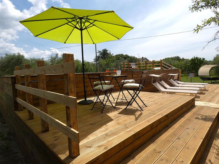 SCAPPO IN UMBRIA, Felicità 14a