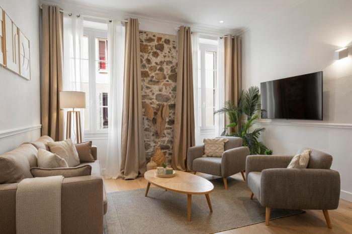 Cannes heart, 3 BR, 3 Bath, 100m Palais & beach