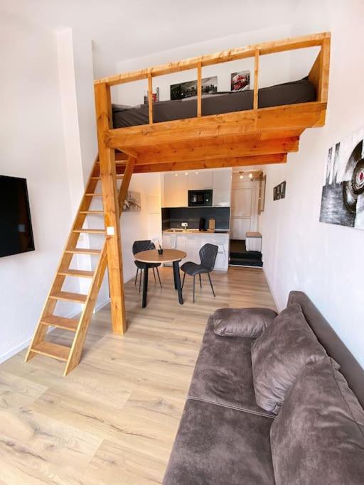 Traumhaftes Dachterrassen Apartment Dudweiler Uni