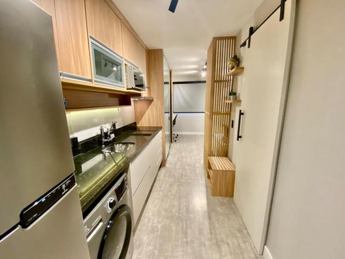 V106 - Luxo pertinho do Metrô, Academia e Ar Cond.