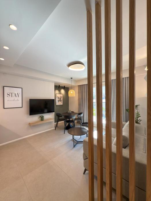 LIV Luxury Mini Penthouse City Center 7A