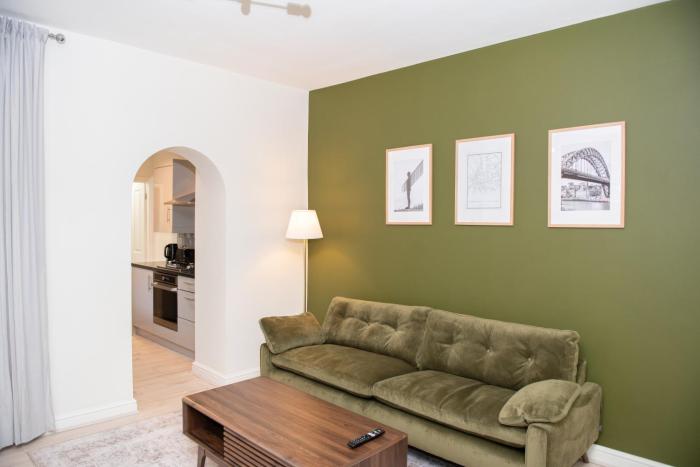 Modern City Living, 1km from the Heart of Town!