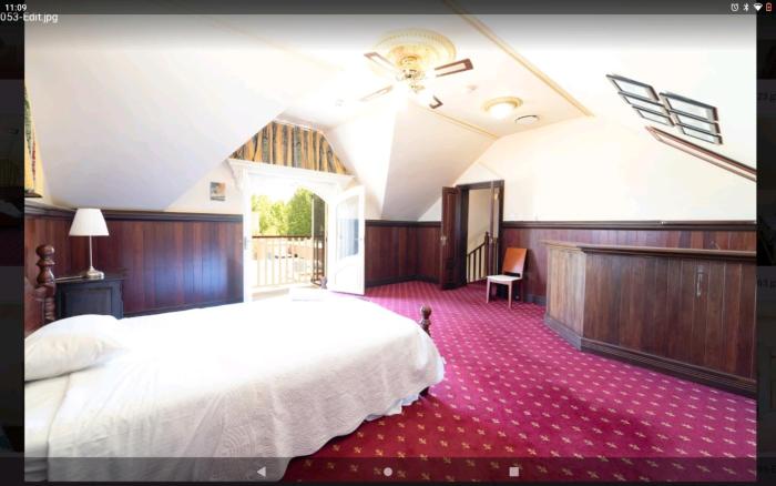 quiet and peaceful rooms in Perth City with free parking