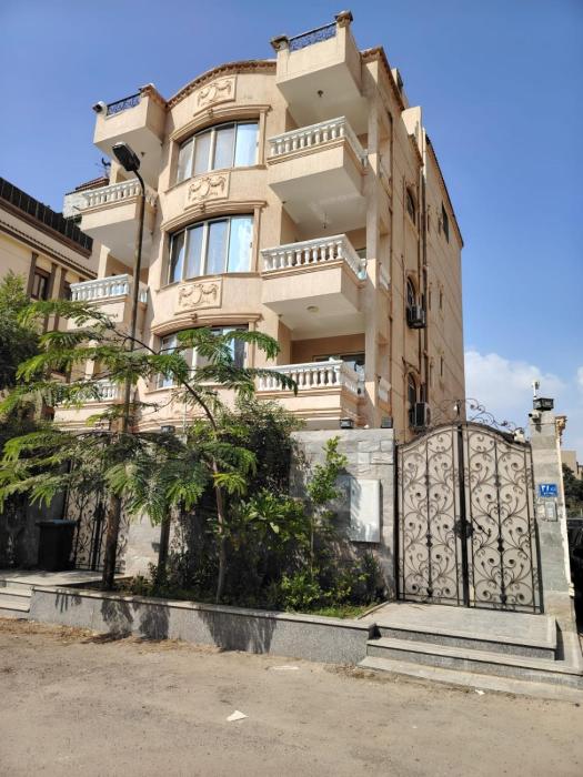 Spacious apartment with beautiful garden near AUC & point 90 mall in fifth settlement