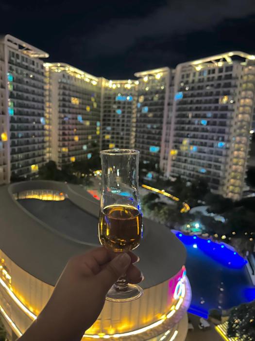 M&M Azure Staycation Parañaque