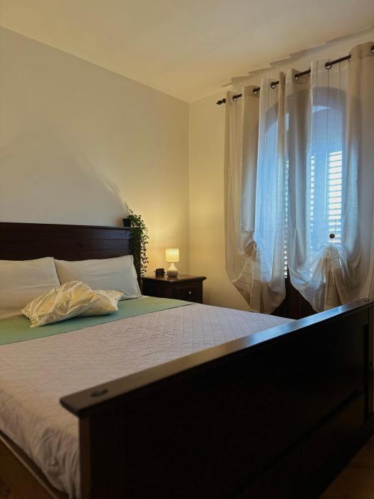 Casetta immersa nel verde, lontano dal caos