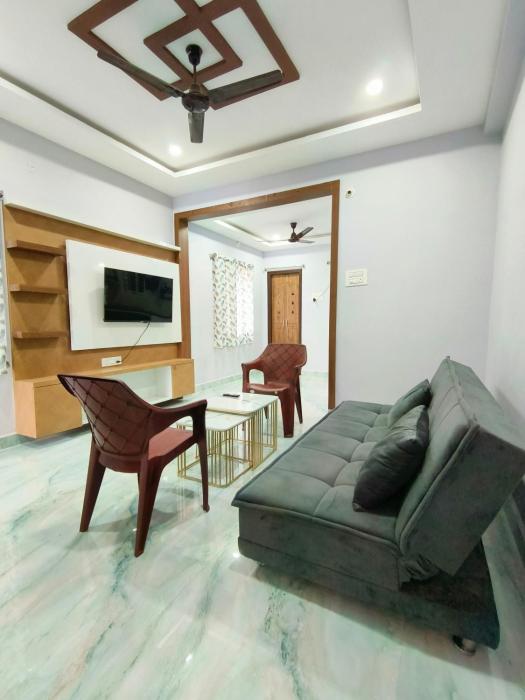 Luxury Fully Furnished 2 BHK Flats Near Srinivasa Ticket Counter