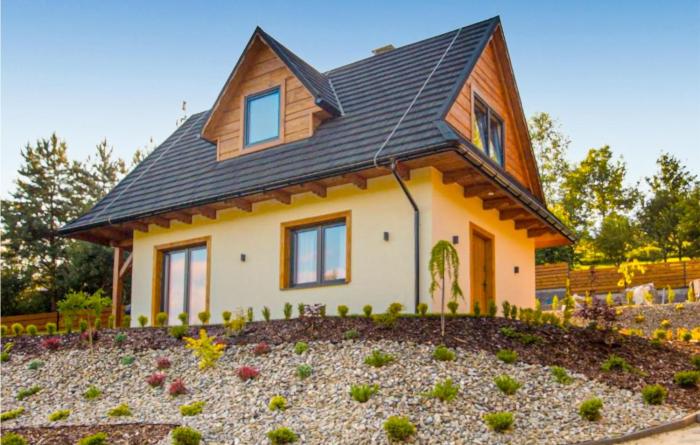 2 Bedroom Awesome Home In Lopuszna