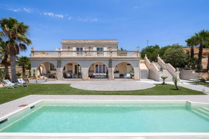 Traditional Villa Located in the Plains of Menfi