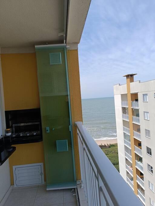 Apartamento pé na areia, proximo Beto Carreiro!