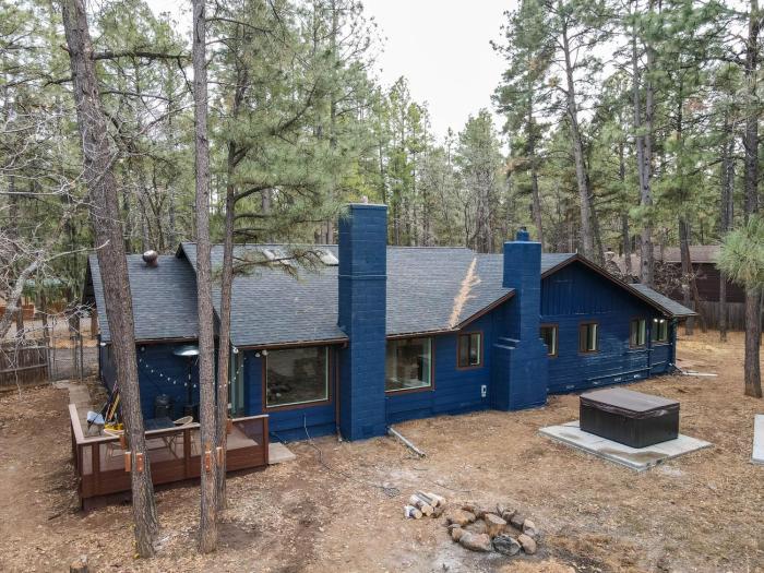 Rainbow Lake Retreat with Hot Tub and Sauna