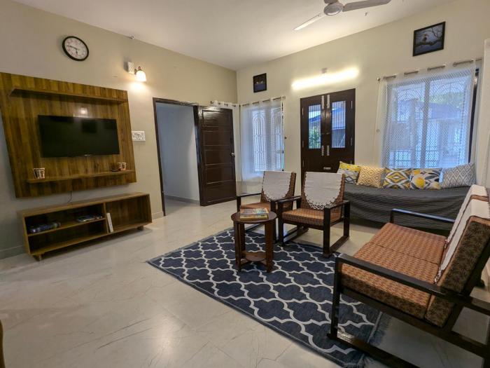 Oyster Lily, 2BHK in Ngl City Centre, Calm Area