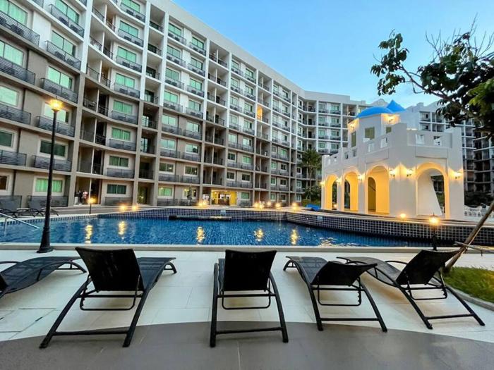 Arcadia Continental Comfort Room