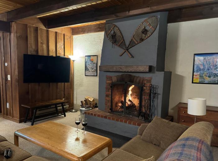 Hemlock Ridge 2B- Charming two floor condo in the heart of Killington, Perfect! condo